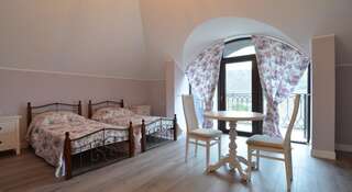Гостиница Ривьера Алушта Двухместный номер Делюкс с 2 отдельными кроватями и видом на море-1